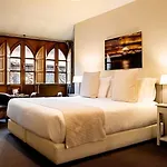 Ikonik Plaza Mercado Hotel 3*