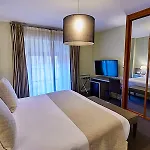 Hotel Ikonik Plaza Mercado 3*