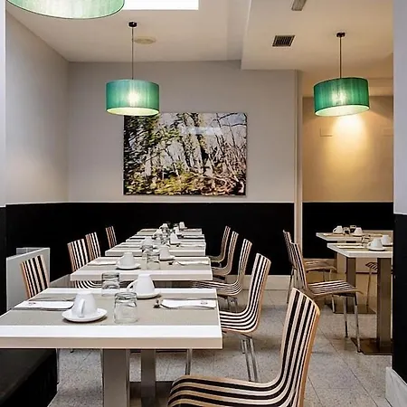 Ikonik Plaza Mercado 3*