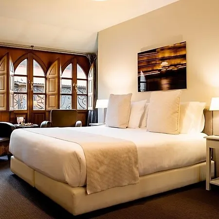 Ikonik Plaza Mercado Hotel 3*