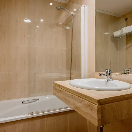 Ikonik Plaza Mercado 3*