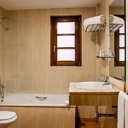 Ikonik Plaza Mercado