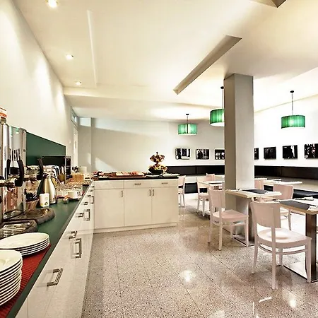 فندق Ikonik Plaza Mercado 3*