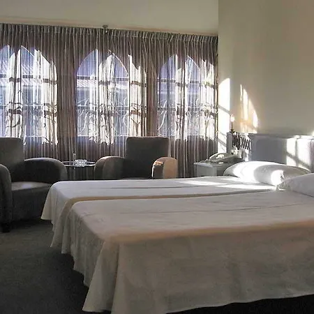 Hotel Ikonik Plaza Mercado 3*