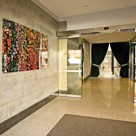 Ikonik Plaza Mercado 3*