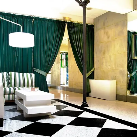 Ikonik Plaza Mercado 3*