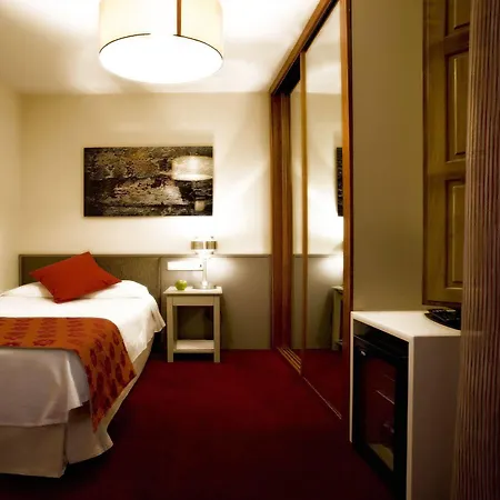 Ikonik Plaza Mercado Hotel 3*