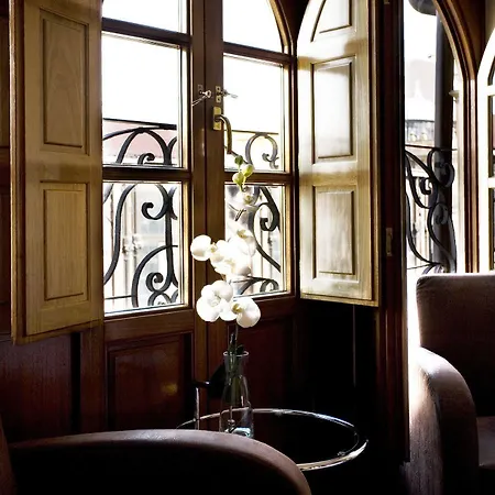 Ikonik Plaza Mercado Hotel