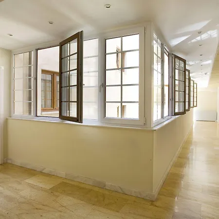 Ikonik Plaza Mercado