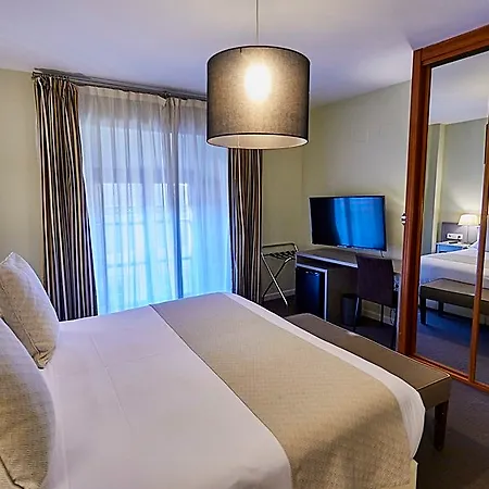 Hotel Ikonik Plaza Mercado 3*