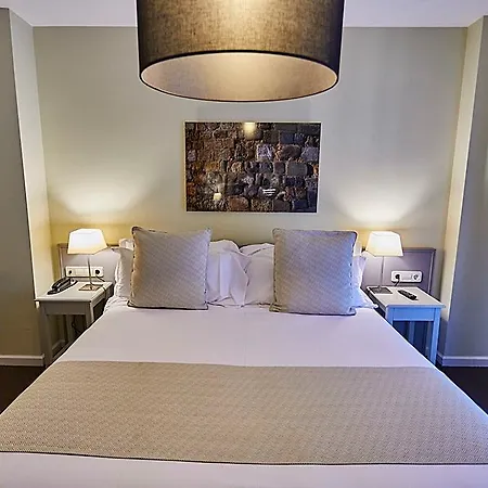 Ikonik Plaza Mercado 3*