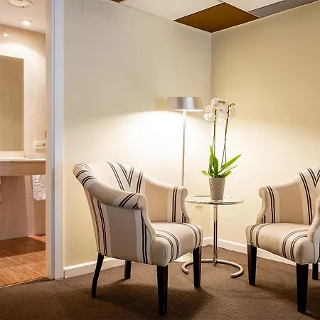 Ikonik Plaza Mercado 3*