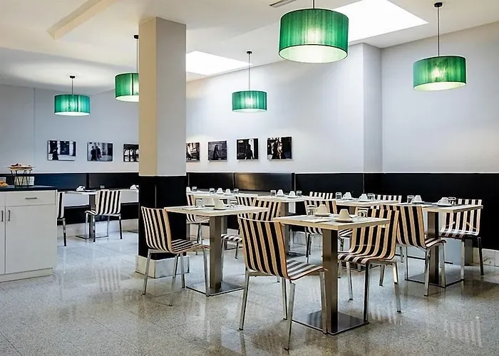 Ikonik Plaza Mercado Szálloda