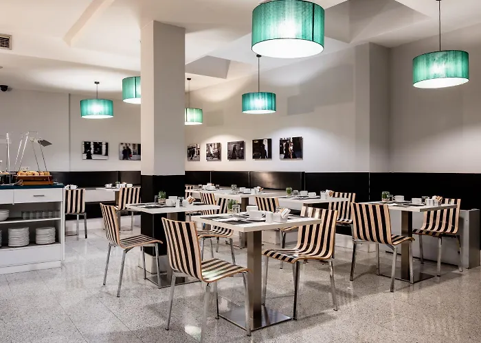 Ikonik Plaza Mercado Hotel 3*