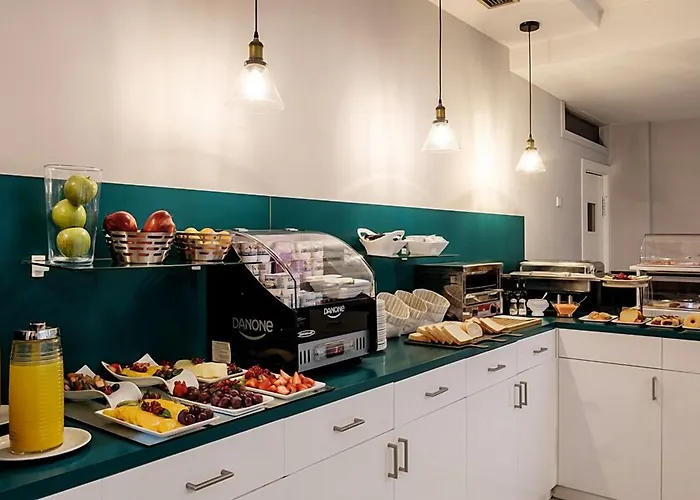 Ikonik Plaza Mercado 3*