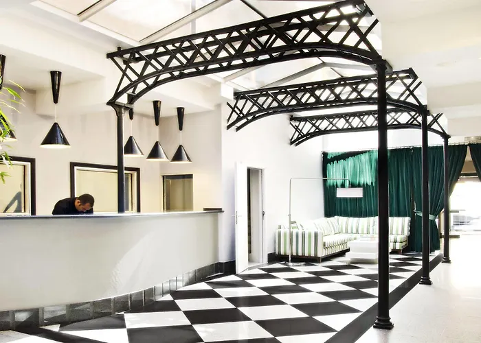 Hotel Ikonik Plaza Mercado 3*