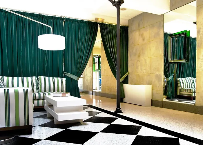 Ikonik Plaza Mercado 3*