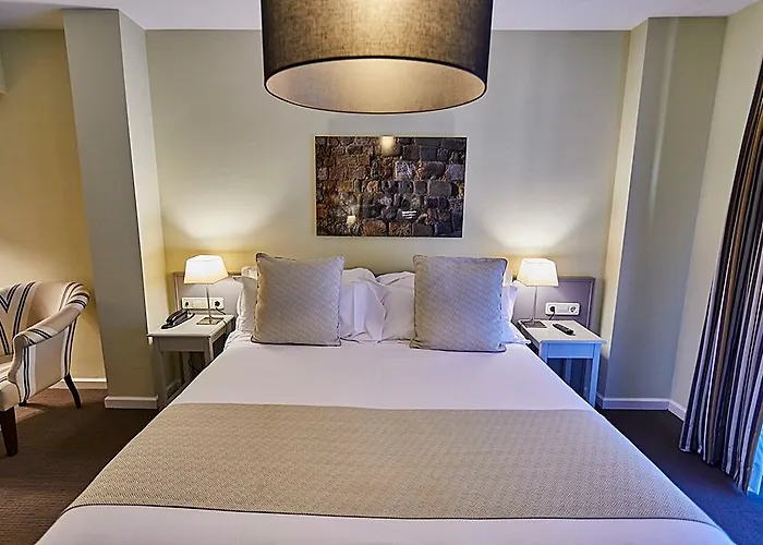 Ikonik Plaza Mercado 3*