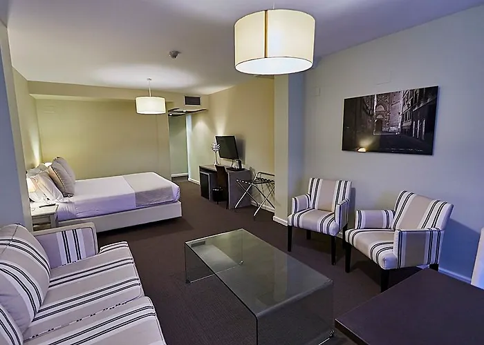 Ikonik Plaza Mercado 3*