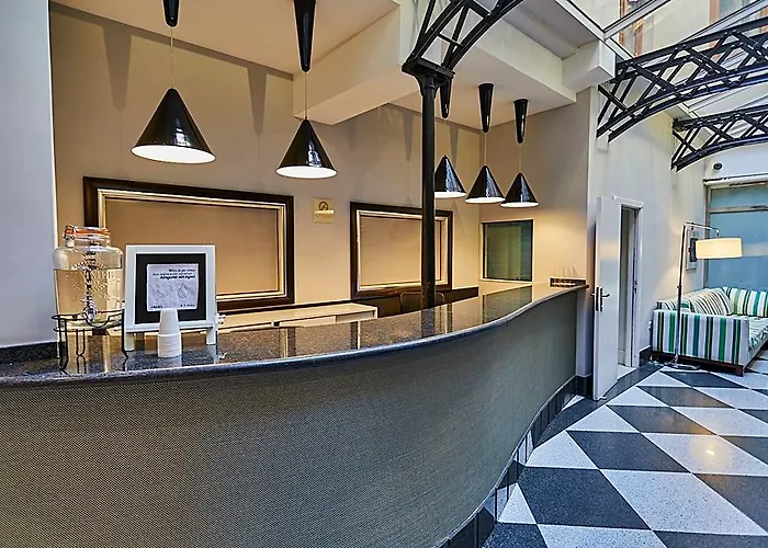 Ikonik Plaza Mercado Hotel 3*